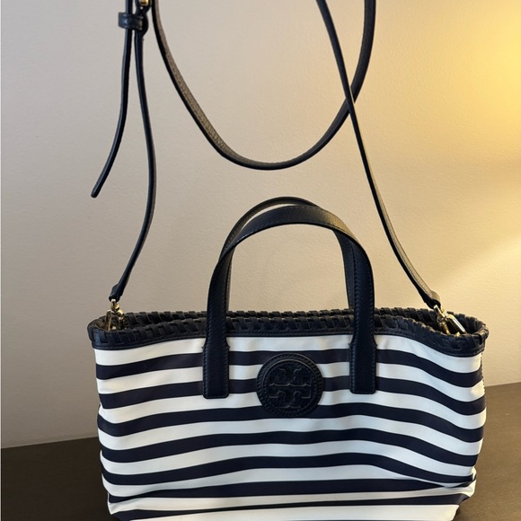 Tory Burch East West Marion Navy Blue/White Stripe
Nylon and Leather Tote Medium - Picture 3 of 7